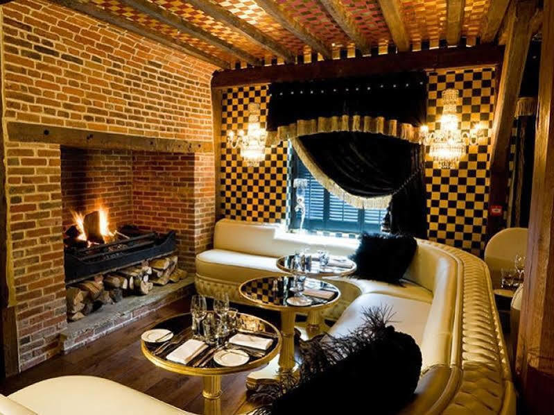 Crazy Bear Beaconsfield Hotel Luaran gambar The interior of the restaurant